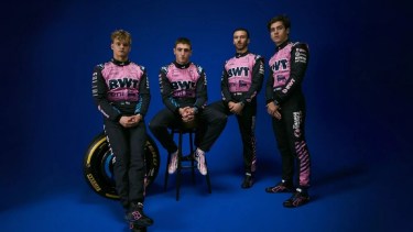 Franco Colapinto junto a Pierre Gasly, Jack Doohan y Paul Aron en Alpine.