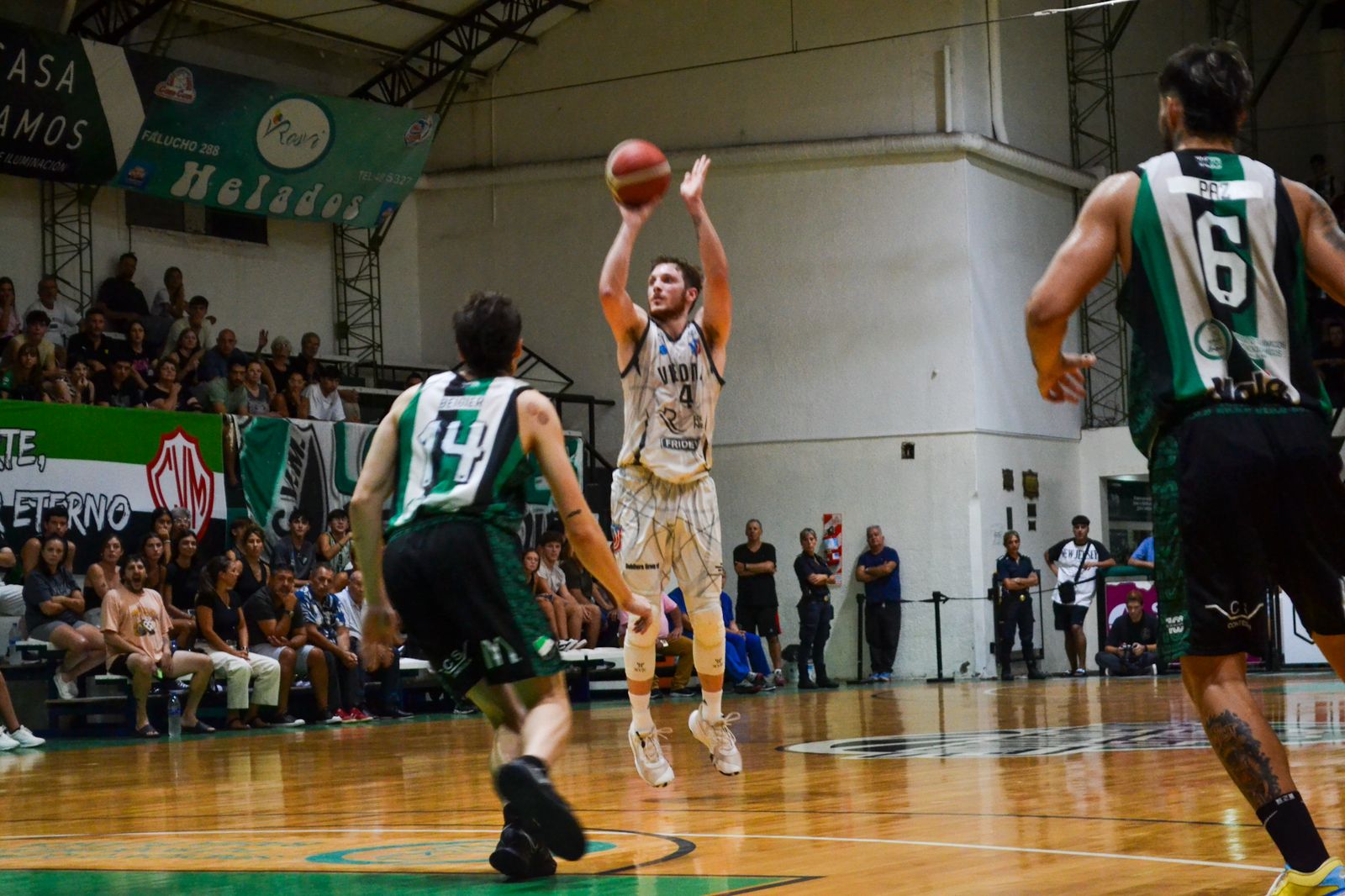 Depo Viedma perdió ante el quinteto bahiense y deberá esperar para definir su posición final en la tabla.