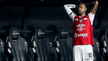 Neymar no ingresó en Santos y quedaron eliminados.