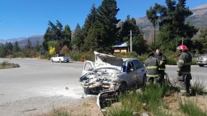 Fuerte choque sobre Ruta 40, cerca de El Bolsón: cuatro hospitalizados, entre ellos una niña