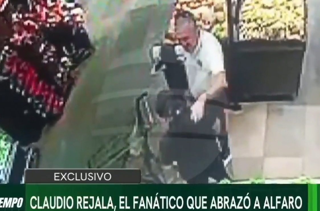 Alfaro y un encuentro emotivo con un repositor en Paraguay.