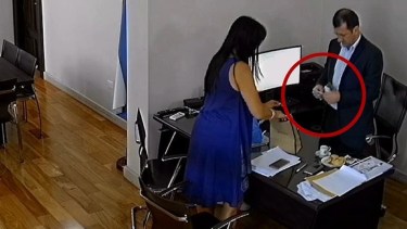 Estaba en un pendrive oculto: filtraron un video de Edgardo Kueider contando fajos de dólares