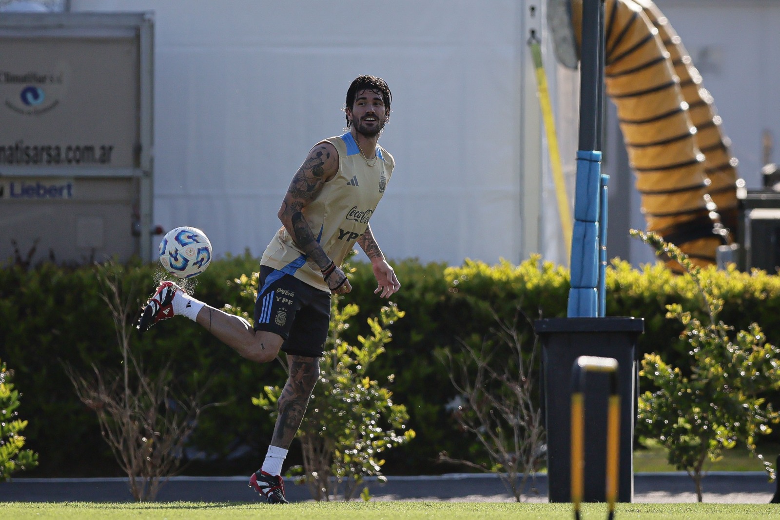 Rodrigo De Paul volverá al equipo titular ante Brasil. (Foto: Fotobaires)