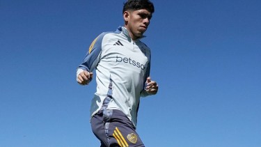 El jugador chileno se ausentó en la primera práctica de la semana en Boca. Foto: @BocaJrsOficial.
