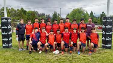 Una de las divisiones juveniles de Roca RC que vivieron una experiencia inolvidable en Salta. 