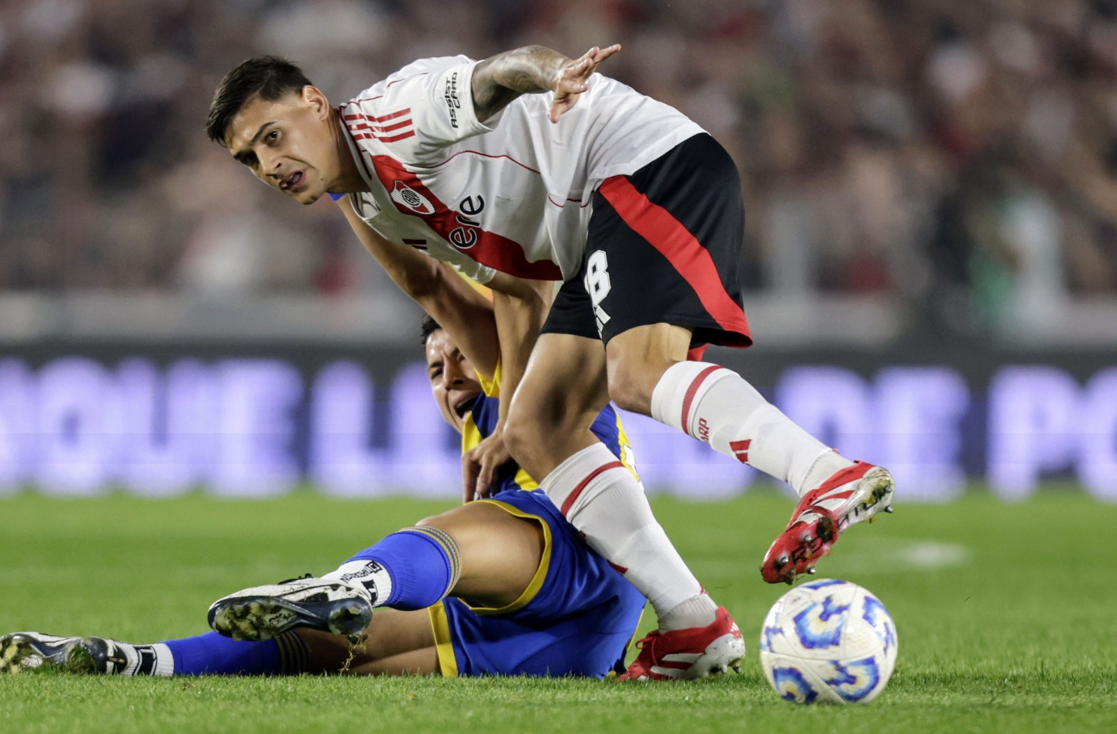 Martínez Quarta anotó el empate parcial para River, en el Monumental.