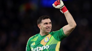 El increíble récord que alcanzó el Dibu Martínez en el triunfo de Aston Villa por la FA Cup