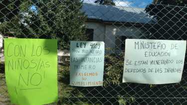 Reclamo en El Bolsón: piden reubicar a un docente que fue denunciado por abuso en 2021