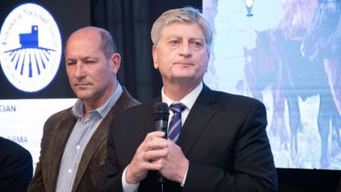 El gobernador de La Pampa celebró la adecuación de la barrera sanitaria. Foto: Gentileza.