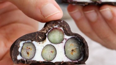 Bombones helados de yogur y arándanos súper saludables