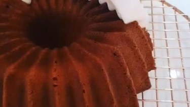 Cómo hacer un delicioso budín húmedo de limón