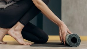La postura de yoga que ayuda a mejorar la flexibilidad y favorece la relajación: cómo hacerla