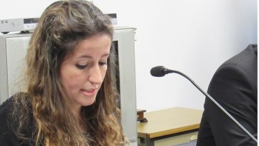 La fiscal de Viedma Yanina Estela presentó el acuerdo ante el juez Carlos Reussi. (foto gentileza MPF)