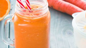 El licuado ideal para desayunar saludable: fortalece el cerebro y cuida la memoria