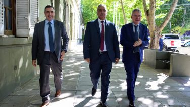 El presidente Mazieres y los vocales Busamia y Moya llegan a Casa de Gobierno para un acto institucional. (Archivo/Cecilia Maletti)