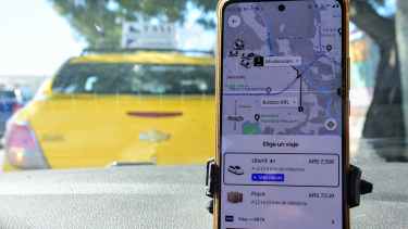 Uber es una de las aplicaciones de transporte que ya funciona en Neuquén. Foto: Cecilia Maletti.