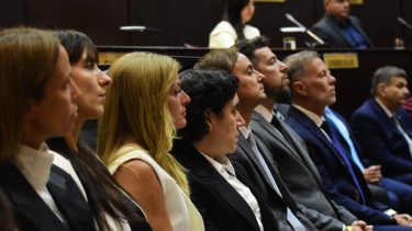 El gobierno busca reducir el uso de efectivo y cheques de funcionarios. Foto: Cecilia Maletti.