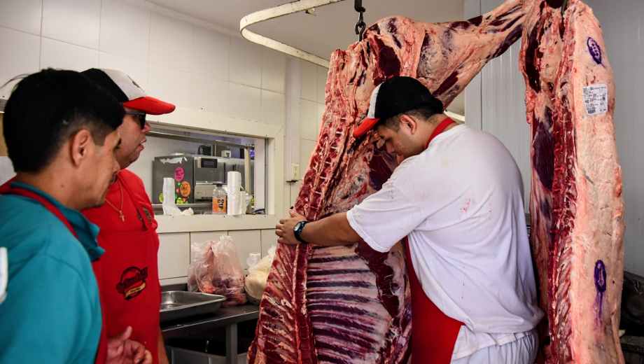 Productores rionegrinos celebraron la cautelar que frena la flexibilización de la barrera. Foto: Cecilia Maletti. 