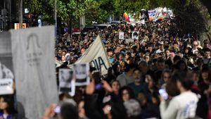La marcha del 24 de marzo llenó las calles de Neuquén: las movilizaciones en Bariloche, Roca y Viedma