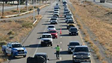 El regreso del fin de semana largo fue con largas filas sobre Ruta 22, pero fluido. Foto: Florencia Salto