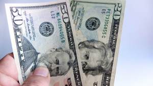 Dólar blue en Neuquén: volvió a subir y se acercó a los $1300 este martes 25 de marzo de 2025