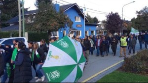 Paro de municipales en Villa La Angostura: «Les cuesta a los vecinos más de $40 millones», dijo el intendente