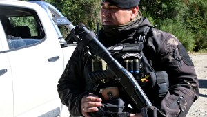 La policía de Río Negro deberá dar explicaciones por la bandera de Israel en un uniforme