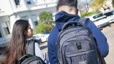Asisten a los estudiantes que necesiten retornar, tras el temporal de Bahía  Blanca. Foto: Gentileza Gobierno de Río Negro. 