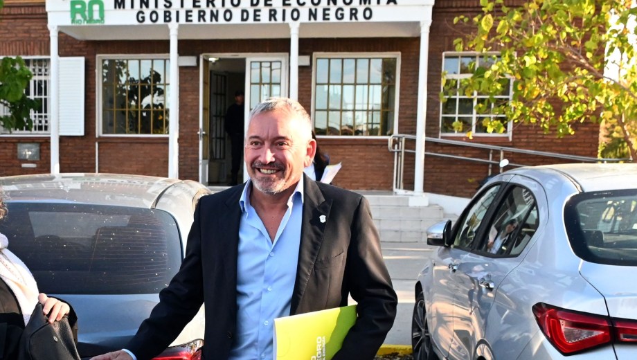 En abril, el ministro de Hacienda, Gabriel Sánchez, solicitó asistencia financiera a Nación por 120.000 millones de pesos.  Foto: Marcelo Ochoa