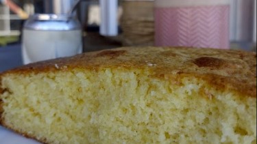 La mejor y más esponjosa torta de naranja para el mate