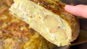 Sin freír y sin pelar: ¿cómo hacer una tortilla andina?