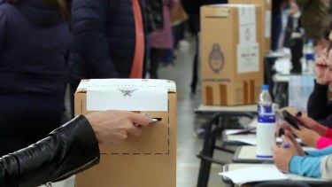 
La totalidad de los municipios rionegrinos que renuevan parcialmente sus Concejos votarán el próximo 27 de abril.
