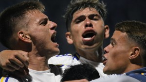 Con intervención del VAR, Boca derrotó a Belgrano y se clasificó a octavos del torneo Apertura