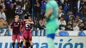 River goleó a Gimnasia en La Plata y se clasificó a octavos de final del Apertura