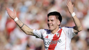 Mastantuono viene de convertir un golazo de tiro libre en el Supercláisco para el Millonario. (Foto: Fotobaires)