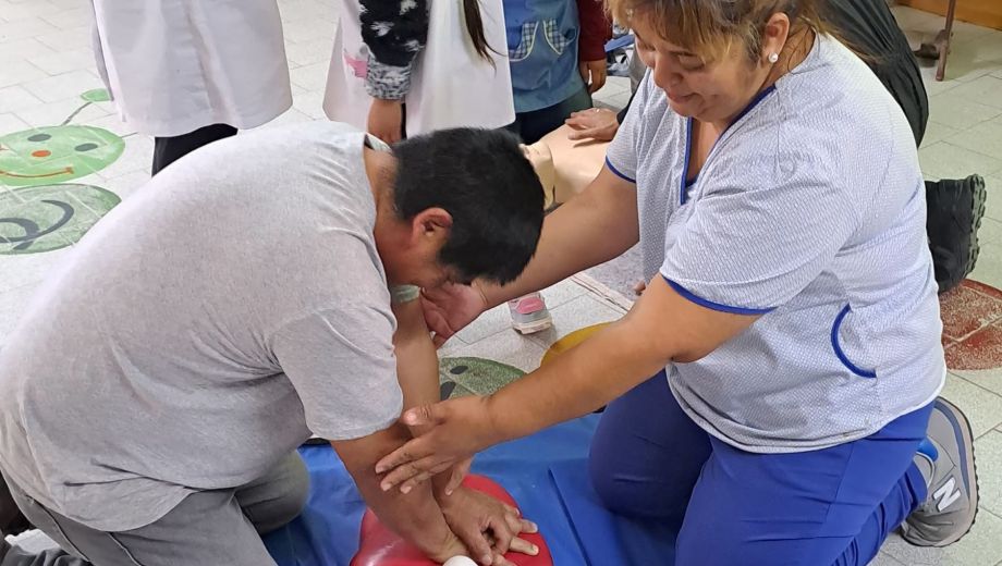 Primeros auxilios y RCP, fundamentales en luna primera asistencia. Foto: gentileza