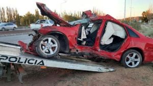 Murió un joven de 20 años al impactar su auto contra un poste sobre la Ruta 7, en Centenario