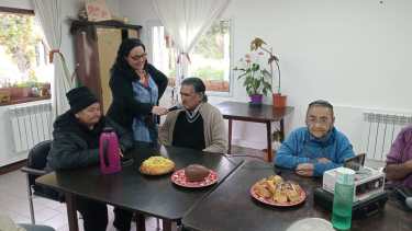 ¡Rompen el molde! Adultos mayores de Villa La Angostura estrenan programa de streaming