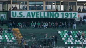 La historia de Avellino, el equipo italiano que asciende cada vez que muere un Papa