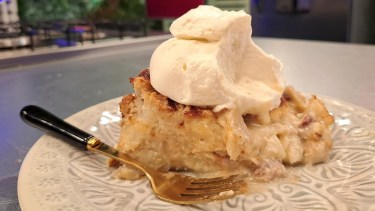 Aprendé a preparar esta rápida y deliciosa torta haragana de manzana en 6 pasos