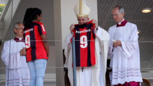 San Lorenzo despidió al papa Francisco y usará una camiseta en su homenaje