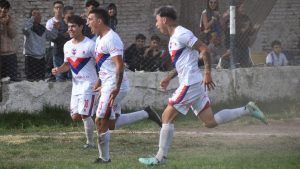 Fernández Oro sigue puntero y Unión ganó el clásico de Allen en la Liga Confluencia