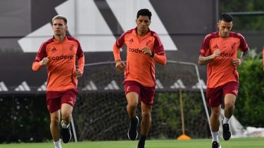 Mastantuono, Enzo Pérez y Castaño serán titulares. (Foto: @RiverPlate)