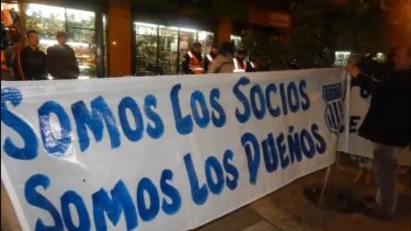 Los hinchas tallarines se manifestaron ante la dirigencia tras el presente del equipo.