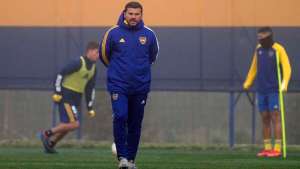 Herrón metió mano e hizo cambios en su primer entrenamiento en Boca