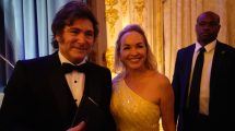 Imagen de Javier Milei tuvo fotos con todos, menos con Donald Trump: la confusa explicación que dieron desde Gobierno