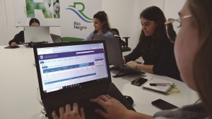 En Río Negro fijan plazos para completar la firma digital