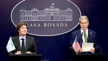 Javier Milei junto a Scott Bessent en la Casa Rosada.