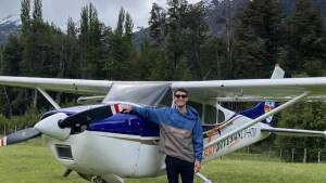 La despedida a Juan, el piloto que murió en Allen, ante el hermetismo de la investigación:  «Volá alto, lo que más te gustaba hacer»