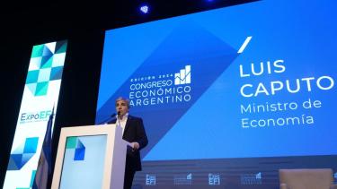 Confirmado. Al igual que en 2024, el cierre de la primera jornada estará a cargo del ministro de economía Luis Caputo.  